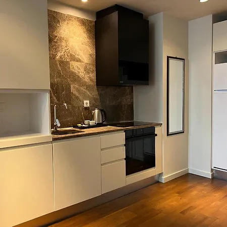 Huzurlu Ve Sirin * Istambul