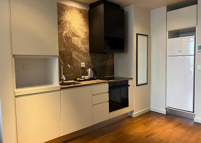 Huzurlu Ve Sirin * Istambul